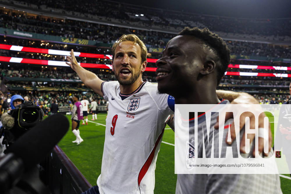 Mexico v England: Round Of 16 - FIFA World Cup, WM, Weltmeisterschaft, Fussball 2026 Mexico City, Mexico - July 5: Harry Kane (L) and Bukayo Saka of England (R) celebrate after winning the FIFA World Cup 2026 Round Of 16 match between Mexico and England at Mexico City Stadium on July 5, 2026 in Mexico City, Mexico Mexico City Mexico City Stadium Mexico Mexico