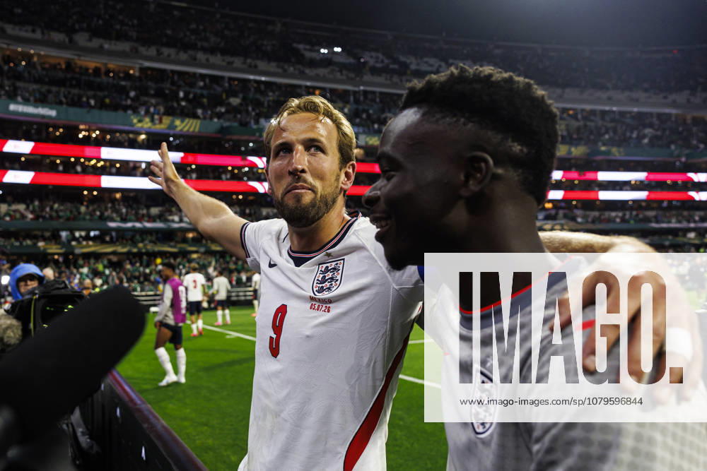 Mexico v England: Round Of 16 - FIFA World Cup, WM, Weltmeisterschaft, Fussball 2026 Mexico City, Mexico - July 5: Harry Kane (L) and Bukayo Saka of England (R) celebrate after winning the FIFA World Cup 2026 Round Of 16 match between Mexico and England at Mexico City Stadium on July 5, 2026 in Mexico City, Mexico Mexico City Mexico City Stadium Mexico Mexico