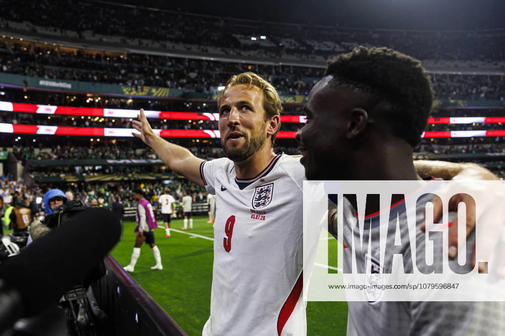 Mexico v England: Round Of 16 - FIFA World Cup, WM, Weltmeisterschaft, Fussball 2026 Mexico City, Mexico - July 5: Harry Kane (L) and Bukayo Saka of England (R) celebrate after winning the FIFA World Cup 2026 Round Of 16 match between Mexico and England at Mexico City Stadium on July 5, 2026 in Mexico City, Mexico Mexico City Mexico City Stadium Mexico Mexico