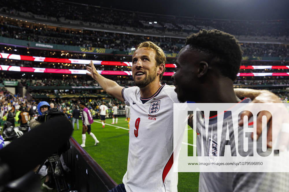Mexico v England: Round Of 16 - FIFA World Cup, WM, Weltmeisterschaft, Fussball 2026 Mexico City, Mexico - July 5: Harry Kane (L) and Bukayo Saka of England (R) celebrate after winning the FIFA World Cup 2026 Round Of 16 match between Mexico and England at Mexico City Stadium on July 5, 2026 in Mexico City, Mexico Mexico City Mexico City Stadium Mexico Mexico