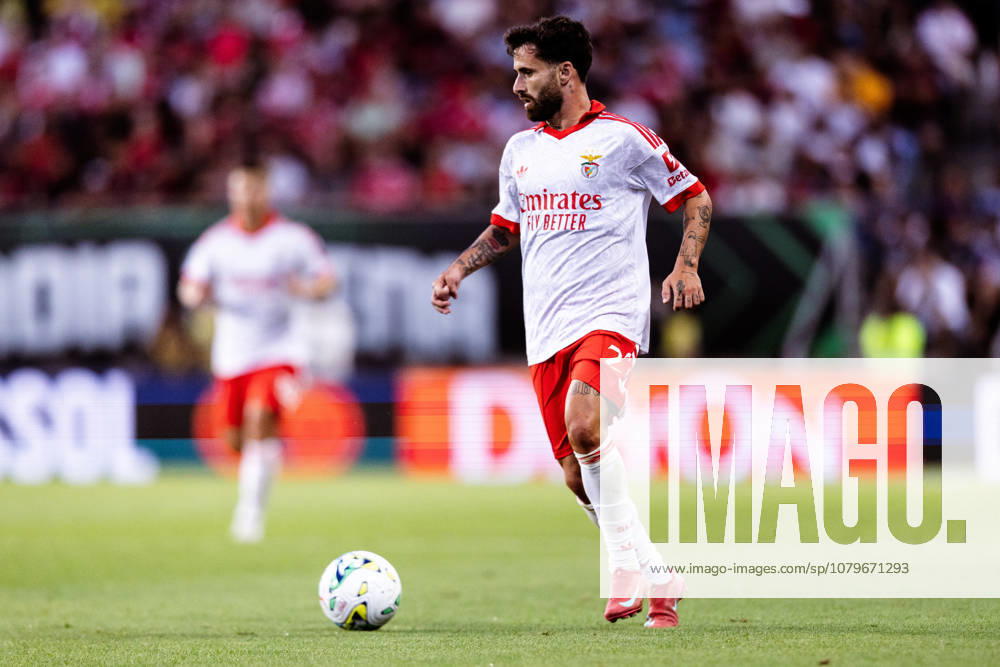 Rafa Silva of SL Benfica controls the ball during the Pre-Season Firiendly match between SL Benfica and CR Flamengo at Estadio do Algarve in Faro on July 11, 2026 SL Benfica X CR Flamengo - Pre-Season Friendly Desafios Betano - ZUMAg283 20260711_zsp_g283_031