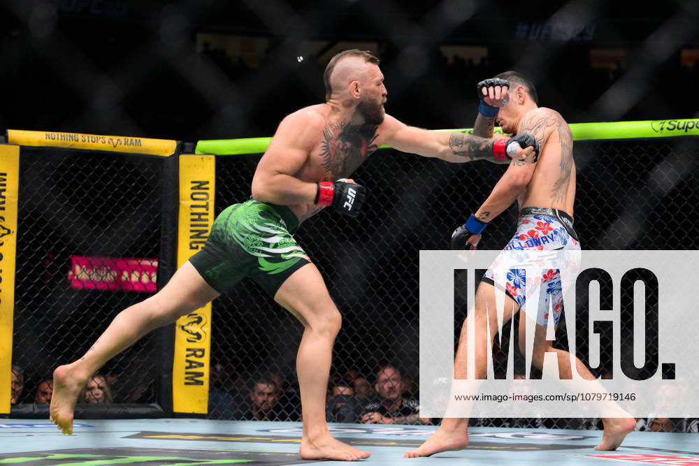 MAX HOLLOWAY defeated CONOR MCGREGOR by TKO (knee injury) at 1:09 of Round 1 during UFC 329 at the T-Mobile Arena in Las Vegas. Las Vegas USA - ZUMAo117 20260712_zsp_o117_018
