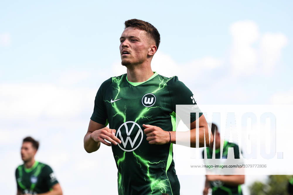 Dzenan Pejcinovic, VfL Wolfsburg, 17th Friendly Match of the 2026–2027 Soccer Season Summer Training: FSV Schöningen vs. VfL Wolfsburg at Elmstadion in Schöningen; Action, Soccer, Germany, Men,Men