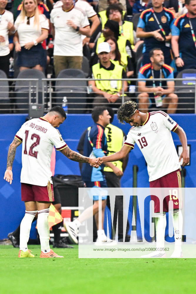 Pedro Porro of Spain (L) and Lamine Yamal of Spain (R)celebrate the team s second goal during a FIFA Men?s World Cup 2026 semi-final football match between France and Spain at Dallas Stadium, in Arlington on July 14th 2026 (Photo by Nayra Halm SPP)