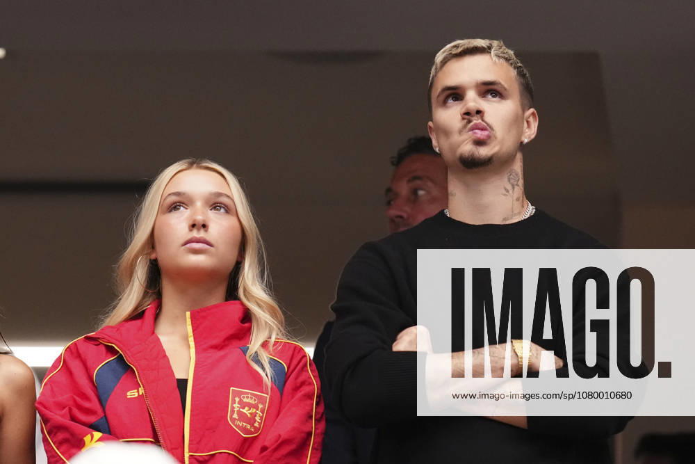 France v Spain: Semi Final - FIFA World Cup, WM, Weltmeisterschaft, Fussball 2026 Harper Beckham and Romeo Beckham are seen during the FIFA World Cup 2026 Semi Final match between France and Spain at Dallas Stadium on July 14, 2026 in Arlington, Texas. Arlington TX United States
