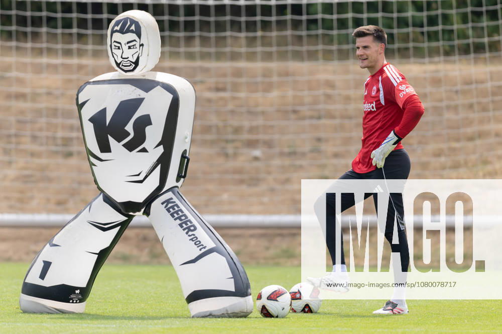 Training: Eintracht Frankfurt goalkeeper Michael Zetterer, Eintracht Frankfurt, 23. Eintracht Frankfurt training session on July 15, 2026, at Deutsche Bank Park in Frankfurt am Main, Frankfurt am Main, Hesse, Germany. Deutsche Bank Park