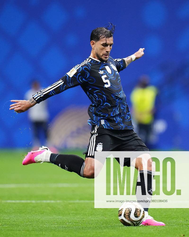 England v Argentina - FIFA World Cup, WM, Weltmeisterschaft, Fussball 2026 - Semi Finals ATLANTA, GEORGIA - JULY 15: Leandro Paredes of Argentina kicks the ball during the 2026 FIFA World Cup semifinal match between England and Argentina at Atlanta Stadium in Atlanta, Georgia, United States, on July 15, 2026. Jose Hernandez Anadolu Georgia United States. Editorial use only. Please get in touch for any other usage.