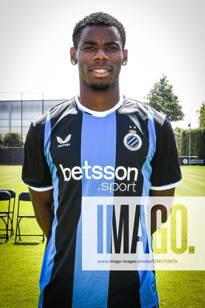 Club s Raphael Onyedika pose for photographer, during the photoshoot of Belgian Jupiler Pro League soccer team Club Brugge, on Thursday 16 July 2026 in Knokke-Heist. JILLxDELSAUX x181271419x