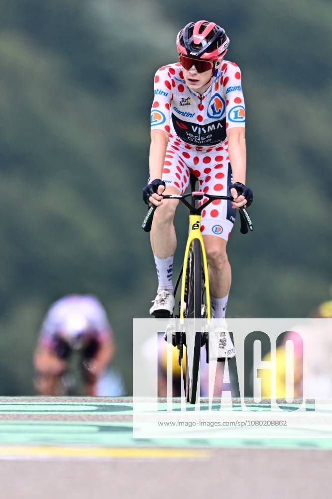 Tour de France 2026 Stage 14 LE MARKSTEIN, FRANCE - JULY 18 : Vingegaard Jonas (DEN) of Team Visma Lease a Bike at the finish line during stage 14 of the 113rd edition of Tour de France an UCI World Tour 2.UWT cycling road race stage for Men Elite of 155 km with start in Mulhouse and finish in Le Markstein on July 18, 2026 in Le Markstein, France, 18 07 2026 ( Motordriver Kurt Vandenborre - Le Markstein France