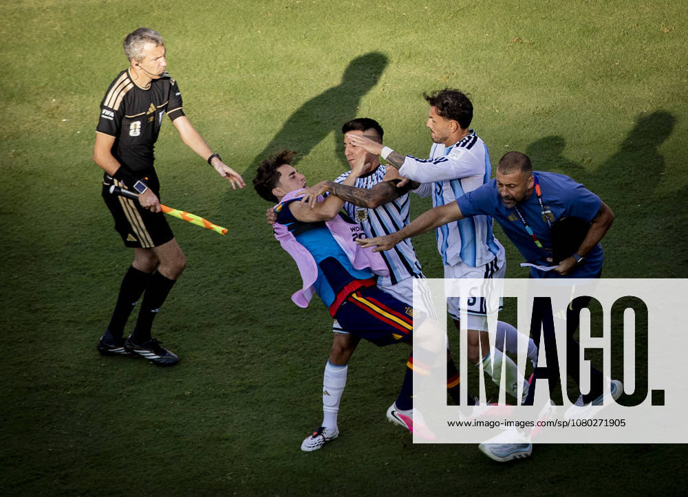 New York, USA, July 19, 2026. Match between Gavi (ESP), Thiago Almada (ARG), and Leandro Paredes (ARG). Spain vs. Argentina, World Cup Final