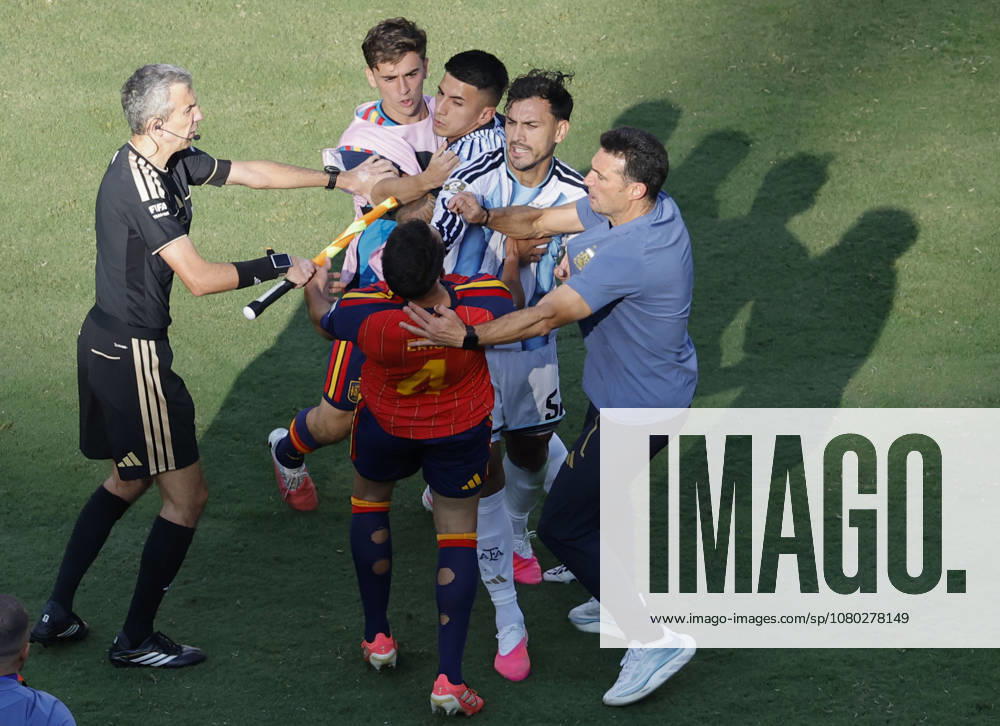 Football: 2026 World Cup Argentina s Leandro Paredes (2nd from R) thrusts away Spain s Eric Garcia (front) following Spain s 1-0 victory in the World Cup football final at New York New Jersey Stadium in East Rutherford, New Jersey, on July 19, 2026. A14AA0005623856P