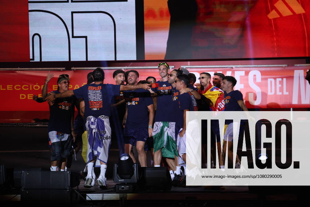 ESP Spain celebrates the 2026 World Cup champions: Spanish players on stage during the celebration with fans in Madrid following the Spanish national team s victory in the World Cup in the United States on Monday, July 20, 2026, Madrid, Spain. Soccer