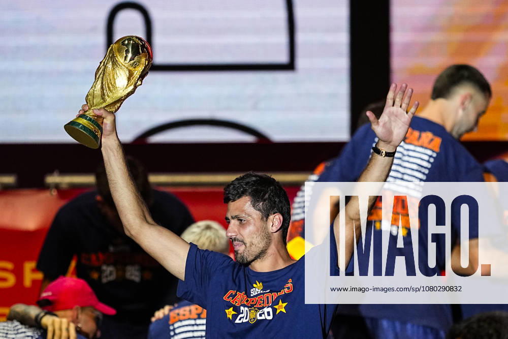Rodri celebrates on stage during celebration of Spain as Champions of the FIFA World Cup, WM, Weltmeisterschaft, Fussball 2026 at Cibeles Palace on July 20, 2026 in Madrid, Spain. Madrid Spain - ZUMAa181 20260721_zaa_a181_038