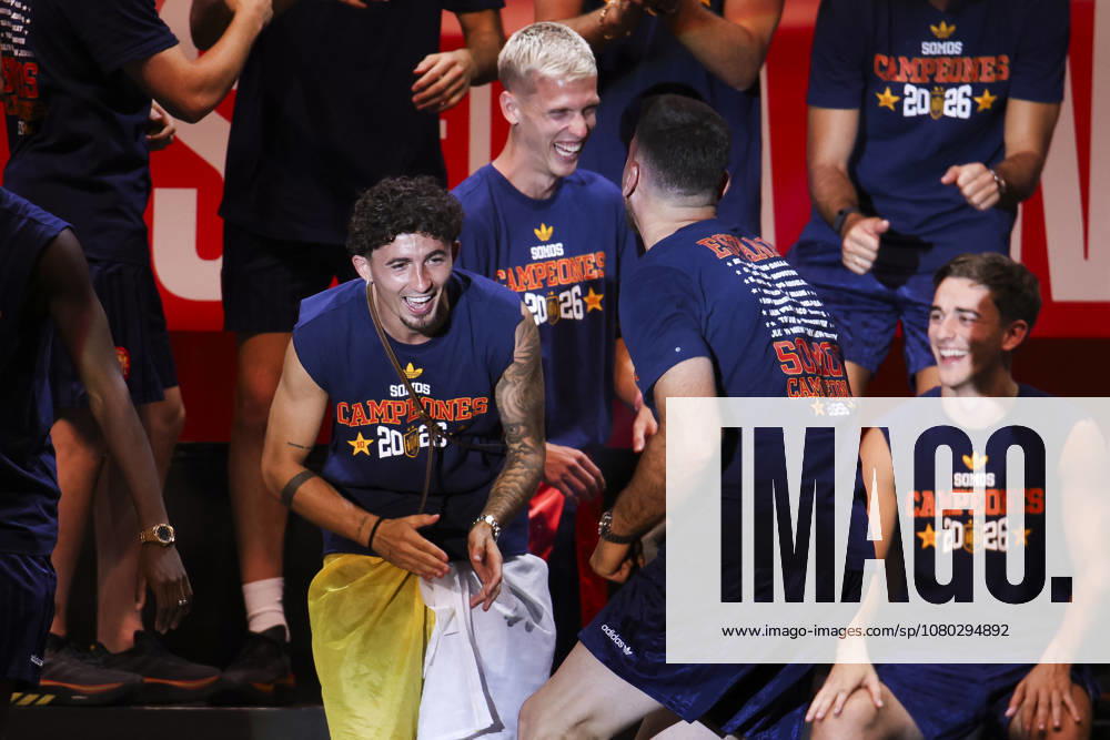 ESP Spain celebrates the 2026 World Cup Champions. Yeremy Pino takes the stage at Plaza de Cibeles in Madrid, celebrating with his teammates after winning the World Cup. Madrid, Spain