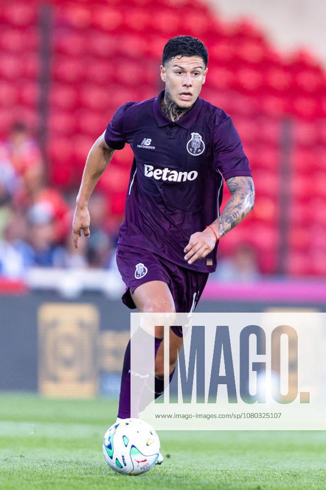 BARCELOS, PORTUGAL - July 22: Nehuen Perez of FC Porto is seen on action during the pre-season friendly match between Gil Vicente FC x FC Porto in Estadio Cidade de Barcelos on July 22, 2026 in Braga, Portugal Barcelos Portugal - ZUMAl192 20260722_zsp_l192_008
