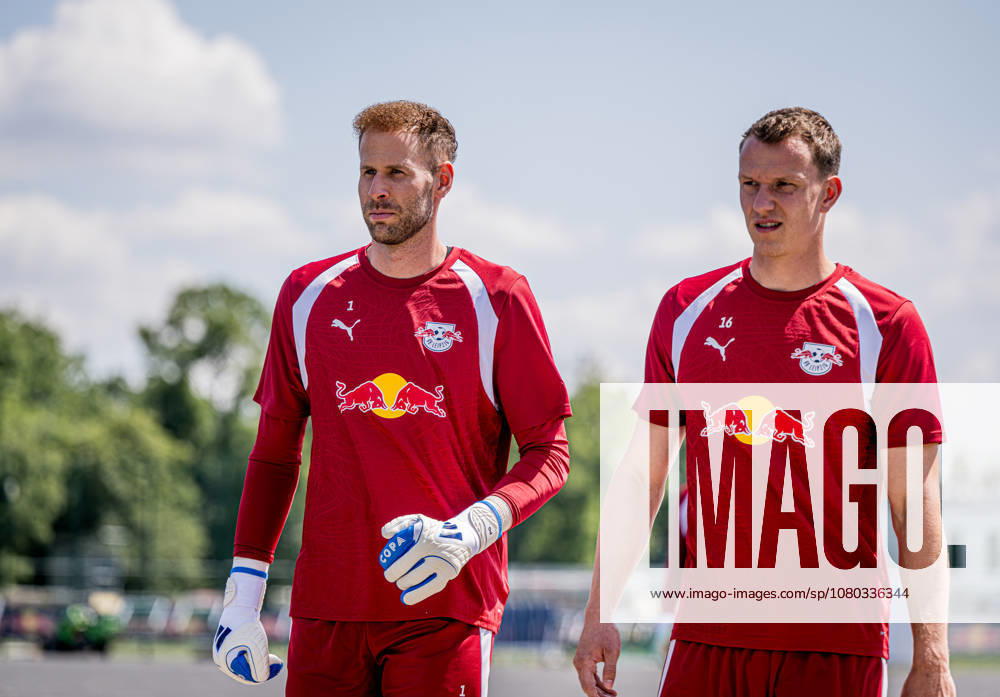 Leipzig goalkeeper Peter Gulacsi and Lukas Klostermann during training; RB Leipzig s first training session, July 13, 2026; Leipzig, Red Bull Academy; RB Leipzig training