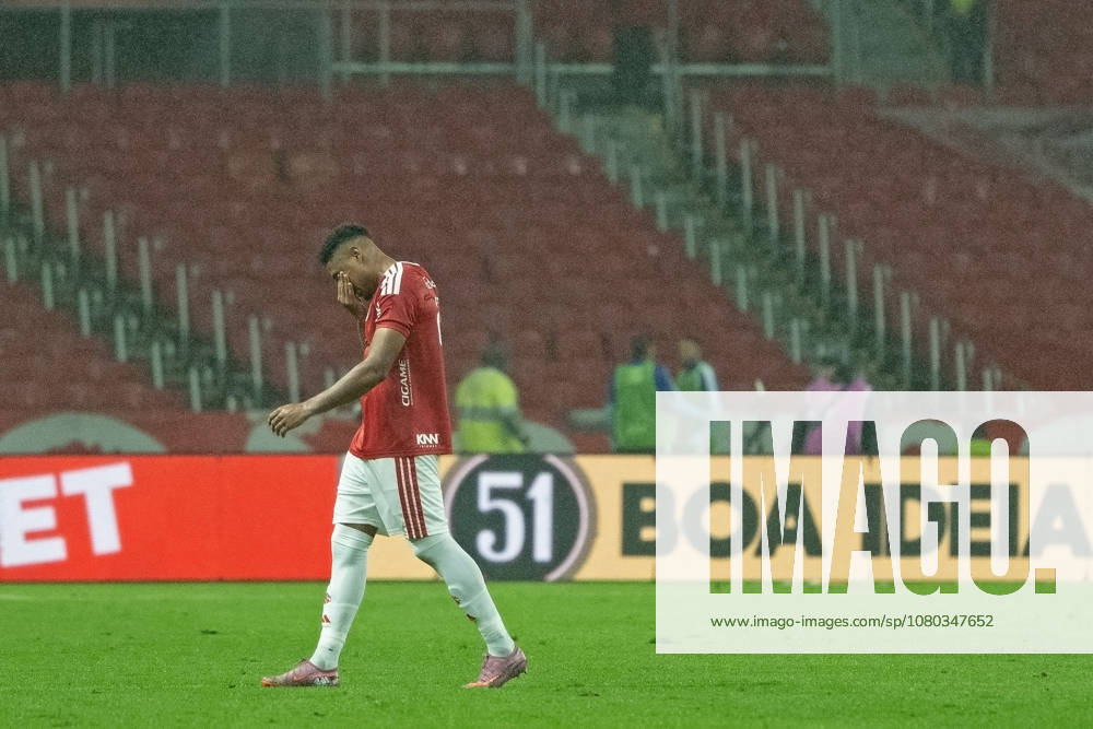22nd July 2026; Beria Rio Stadium, Porto Alegre, Brazil; Brazilian Serie A Football, International versus Cruzeiro; Victor Gabriel of Internacional leaves the field after receiving a red card MaxxPeixoto DiaEsportivo