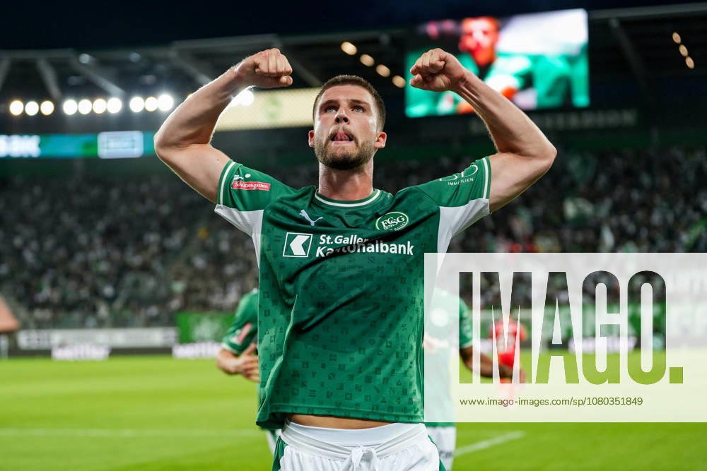 Soccer, UEFA Europa League Qualifying: FC St. Gallen 1879 vs. Benfica Lisbon, Thursday, July 23, 2026, Berit Sitter Stadium, St. Gallen, Switzerland, Tom Gaal 26, FC St. Gallen celebrates after scoring the goal that made it 2–1 for FC St. Gallen; goal; goal celebration