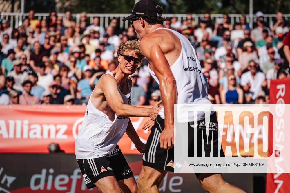 Men s Beach Volleyball Allianz German Beach Club Finals The 2026 Finals Hanover Olympic Sport Eintracht Sponten vs. Hauptstadt Beacher July 24, 2026 Photo: Tamo Wüst and Tristan Fröbel celebrate at Opernplatz in Hanover, Lower Saxony, Germany