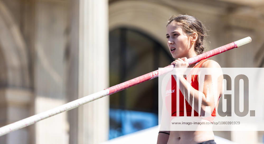 German Track and Field Championships – Women’s Pole Vault, Hanover, July 24, 2026: Jule Glaßer of LG Brillux Münster stays focused in the women’s pole vault at the German Track and Field Championships on July 24, 2026, at Opernplatz in Hanover, Lower Saxony