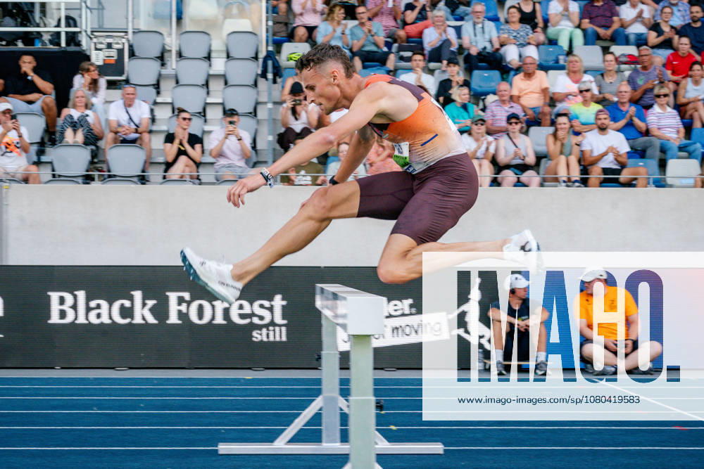 Wattenscheid, July 25, 2026, Track and Field, German Championships, Men s 3,000-meter Steeplechase: Karl Bebendorf (GER), Dresdner SC 1898, clearing a hurdle at the Lohrheidestadion in Bochum-Wattenscheid, North Rhine-Westphalia, Germany