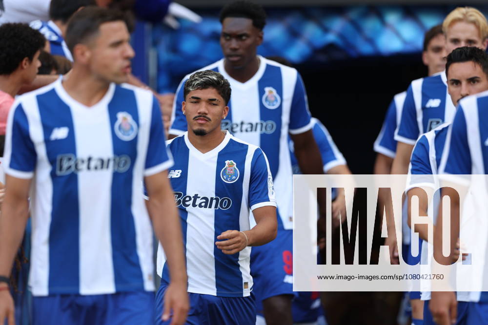 FC Porto v Aston Villa - Pre-Season Friendly William Gomes of FC Porto in action during the Primeira Liga match between FC Porto and CD Santa Clara at Estadio do Dragao in Porto, Portugal, on May 16, 2026. porto Portugal