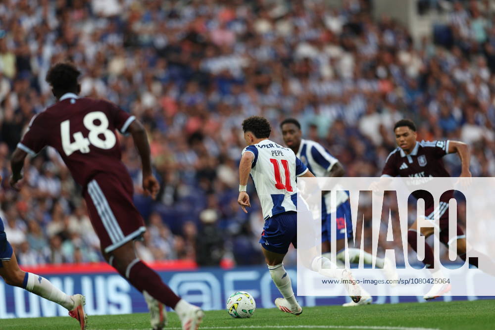 PORTO, PORTUGAL - JULY 25: Pepe of FC Porto during the match between FC Porto and Aston Villa -for the Friendly Match at Estadio do Dragao on July 25, 2026 in Porto, Portugal. Porto Portugal - ZUMAe141 20260725_zsp_e141_094
