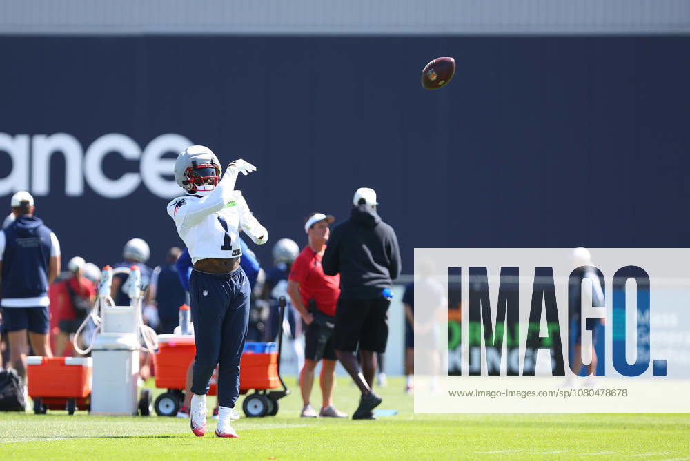 Foxborough, MA, USA; New England Patriots wide receiver A.J. Brown (1) participates in drills during Patriots training camp at Gillette Stadium. CSM NFL, American Football Herren, USA 2026: Patriots Training Camp JUL 26 - ZUMAc04_ 20260726_zma_c04_149