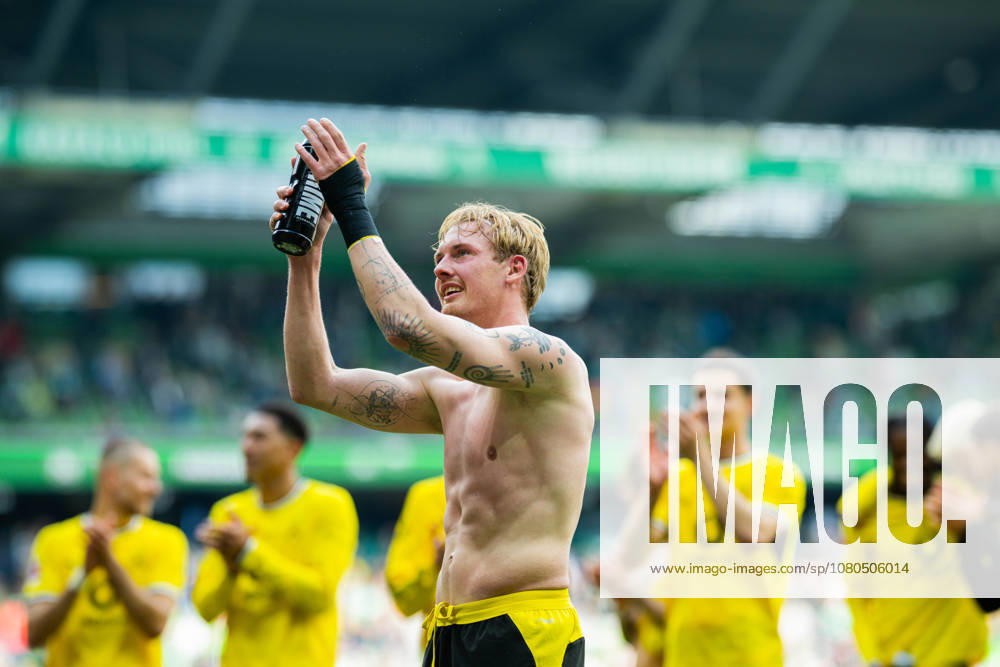 Soccer, 2025–2026, 1st Bundesliga, Matchday 34, SV Werder Bremen vs. Borussia Dortmund, Julian Brandt, Dortmund. DFL regulations prohibit any use of photographs as image sequences and or quasi-video. Bremen, Bremen, Germany, Weserstadion
