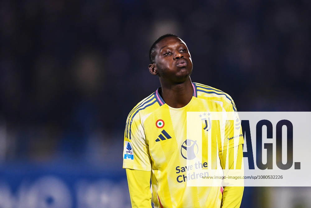 Juventus Randal Kolo Muani disappointment during the Serie A soccer match between Como and Atalanta at the Stadio Giuseppe Sinigaglia in Como, north west Italy - Friday, February 7, 2025. - Soccer.