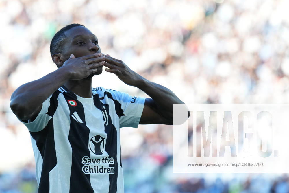 Juventus Randal Kolo Muani celebrates after scoring during the Serie A EniLive soccer match between Lazio and Juventus at the Rome s Olympic stadium, Italy - Saturday May 10, 2025 - Soccer ( Photo by Alfredo Falcone LaPresse )