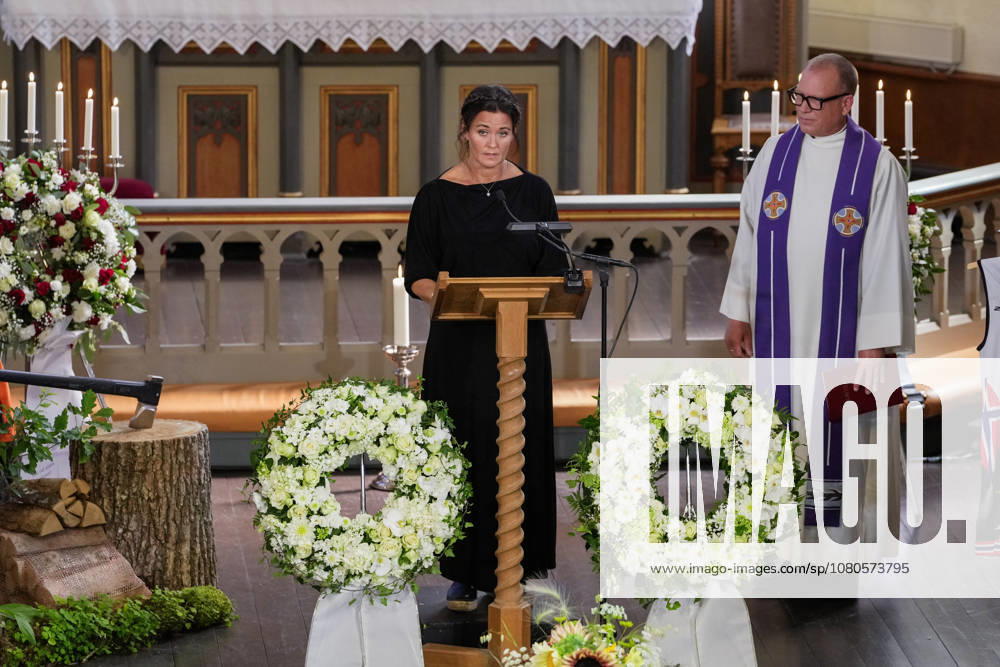 Funeral for rower Olaf Tufte, Horten, July 31, 2026. Aina Tufte L delivers a eulogy during the funeral service for her late husband, Olympic and World rowing champion Olaf Tufte, at Horten Church. Tufte died of a heart attack on July 21, at the age of 50. He retired after the Tokyo Olympics in 2021, bringing to a close an elite international career spanning 26 seasons. Photo: Terje Bendiksby, NTB POOL, Horten, Norway. . RESTRICTED USE FOR BETTING COMPANIES.