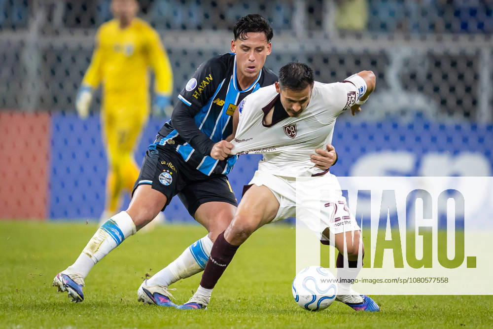 30th July 2026; Arena do Gremio Stadium, Porto Alegre, Brazil; Copa Sudamericana Football, Gremio versus Bolivar; Eric Noriega of Gremio battles for possession with Leonel Justiniano of Bolivar RichardxDucker DiaEsportivo