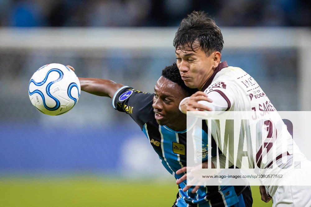 30th July 2026; Arena do Gremio Stadium, Porto Alegre, Brazil; Copa Sudamericana Football, Gremio versus Bolivar; Gabriel Mec of Gremio battles for possession with Jesus Sagredo of Bolivar RichardxDucker DiaEsportivo