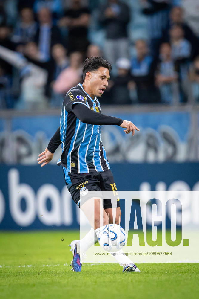 30th July 2026; Arena do Gremio Stadium, Porto Alegre, Brazil; Copa Sudamericana Football, Gremio versus Bolivar; Eric Noriega of Gremio passes the ball RichardxDucker DiaEsportivo