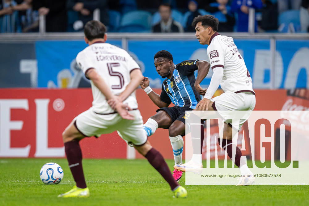 30th July 2026; Arena do Gremio Stadium, Porto Alegre, Brazil; Copa Sudamericana Football, Gremio versus Bolivar; Francis Amuzu of Gremio battles for possession with Jesus Sagredo of Bolivar RichardxDucker DiaEsportivo