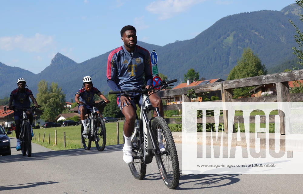 FC Bayern Munich, training camp at Lake Tegernsee, soccer, sports, pictured: Bara Sapoko Ndiaye (FC Bayern Munich), Wisdom Mike (FC Bayern Munich), and Alphons Davies (FC Bayern Munich)