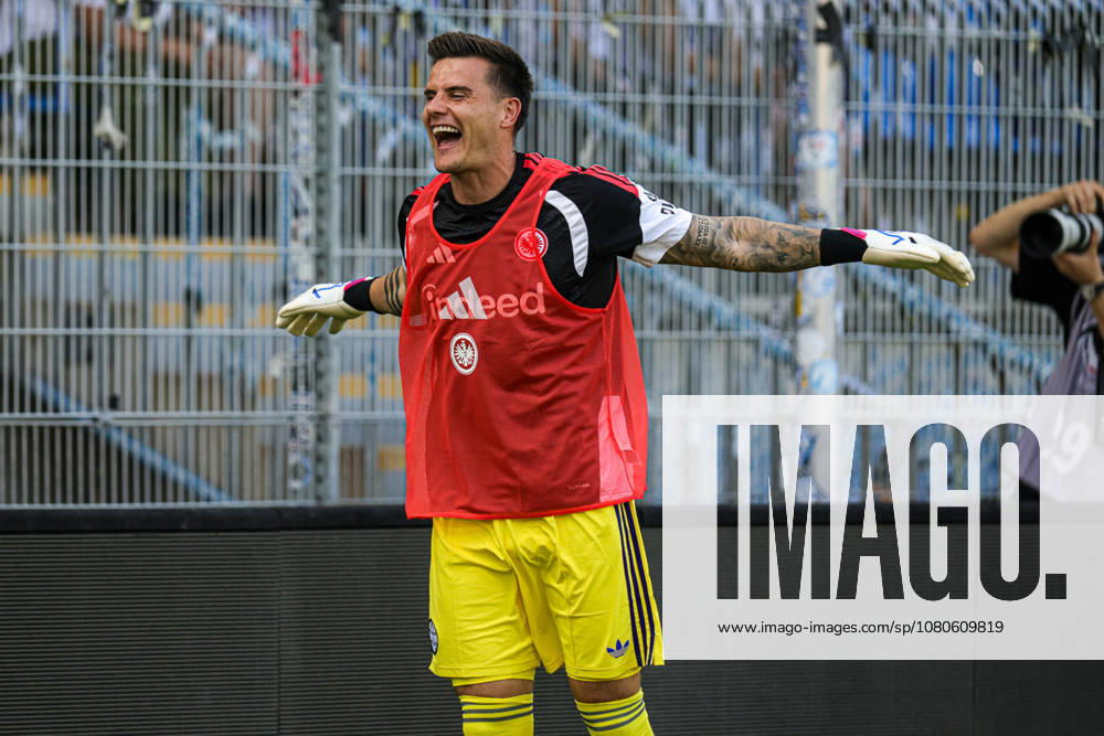 Soccer Friendly Match, SV Waldhof Mannheim vs. Eintracht Frankfurt; from left: Michael Zetterer, SG Eintracht Frankfurt; 23. DFL and DFB regulations prohibit any use of photographs as image sequences and or quasi-video.