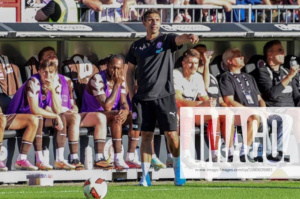 Coach Marcel Rapp, St. Pauli, Germany, Hamburg, Millerntor, soccer, 2. Bundesliga, friendly, FC St. Pauli vs. Real Club Deportivo de A Coruna