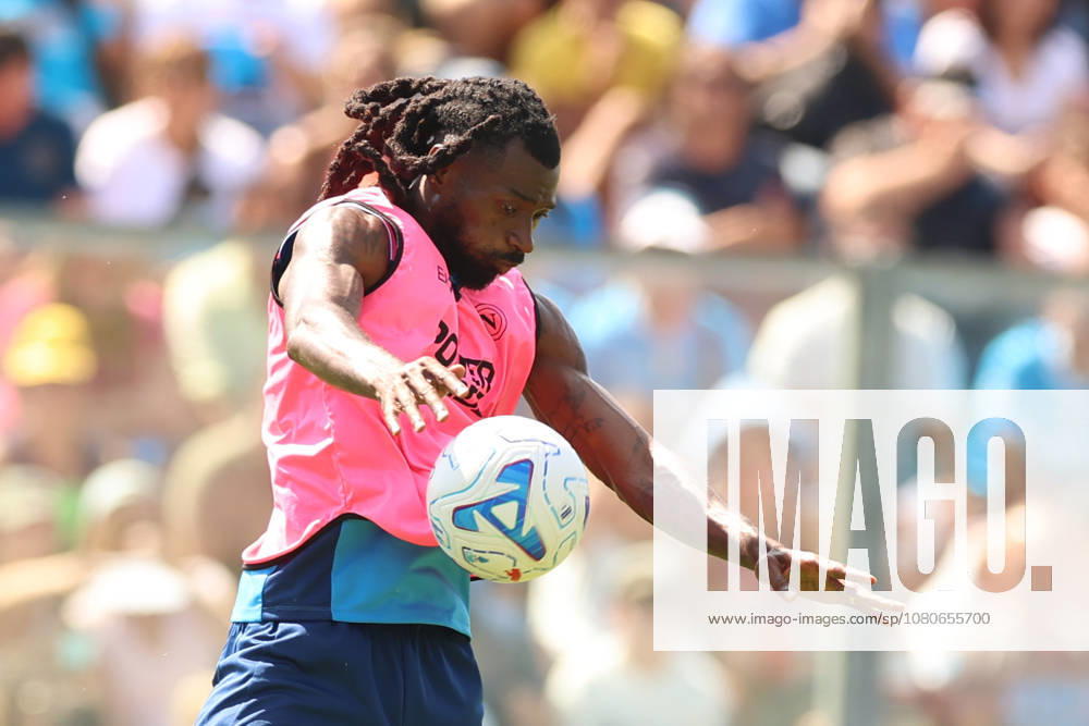 SSC Napoli Training Session Frank Zambo Anguissa of Napoli during a training session on the first day of the preseason camp of SSC Napoli at Stadio Patini in Castel di Sangro, Italy, on August 2, 2025. Castel di Sangro Italy