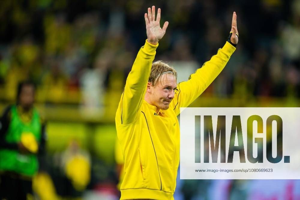 Soccer, 2025–2026, Bundesliga 1, Matchday 33, Borussia Dortmund vs. Eintracht Frankfurt: Julian Brandt says goodbye to the fans after the game. DFL REGULATIONS PROHIBIT ANY USE OF PHOTOGRAPHS AS IMAGE SEQUENCES AND OR QUASI-VIDEO
