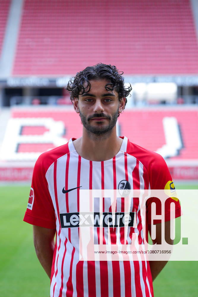 Eren Sami Dinkci, SC Freiburg, 18, SC Freiburg 1, Bundesliga, Profile Session 2026–2027, Freiburg, Europa-Park Stadium, Baden-Württemberg, Germany