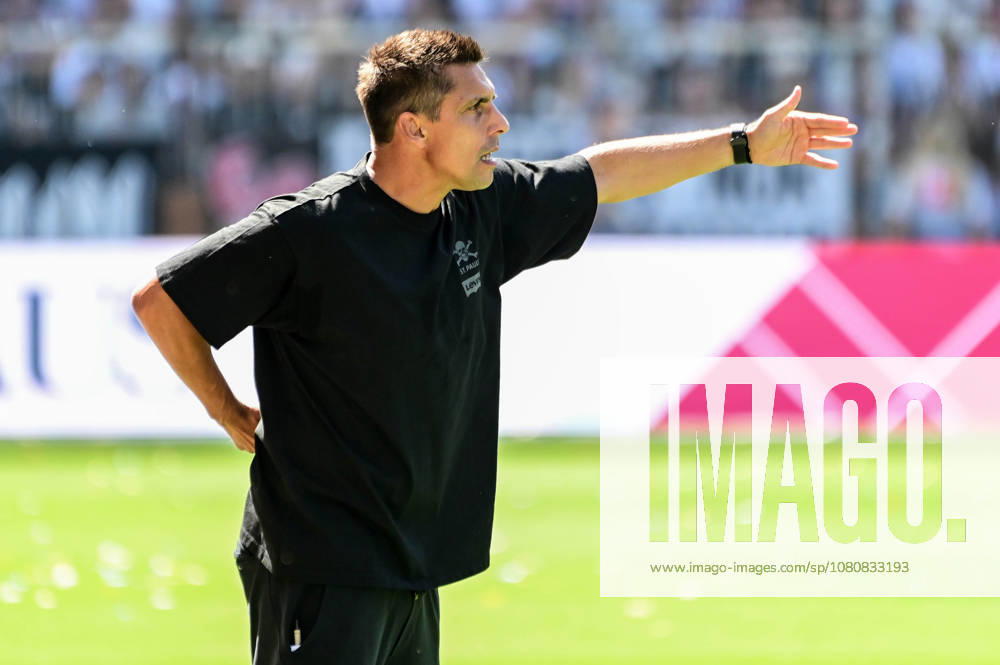 Coach Marcel Rapp, St. Pauli, Germany, Hamburg, Millerntor Stadium, soccer, 2. Bundesliga, FC St. Pauli vs. SPVGG Greuther Fürth