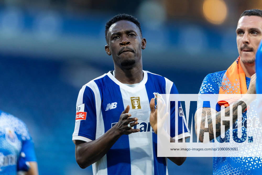 FC Porto v FC Alverca - Liga Portugal Betclic 2026 27 Zaidu Sanusi of FC Porto is seen thanking fans during the FC Porto versus FC Alverca match for the Liga Portugal Betclic 2026 27 at Estadio do Dragao in Porto, Portugal, on August 9, 2026. Porto Porto Portugal
