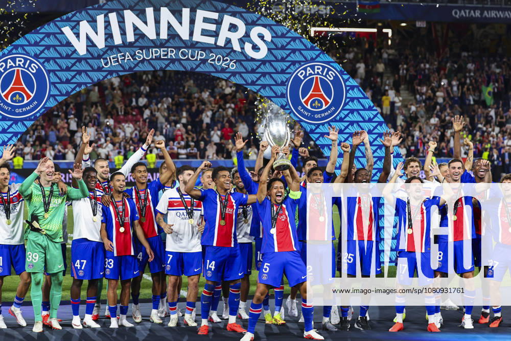 SOCCER - UEFA Super Cup, PSG vs Aston Villa SALZBURG,AUSTRIA,12.AUG.26 - SOCCER - UEFA Super Cup, Paris Saint-Germain vs Aston Villa FC. Image shows Marquinhos (PSG) with the trophy. GEPAxpictures Geieregger