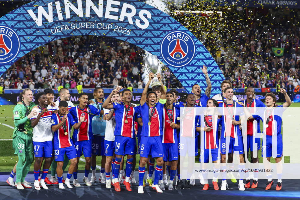 SOCCER - UEFA Super Cup, PSG vs Aston Villa SALZBURG,AUSTRIA,12.AUG.26 - SOCCER - UEFA Super Cup, Paris Saint-Germain vs Aston Villa FC. Image shows Marquinhos (PSG) with the trophy. GEPAxpictures Geieregger