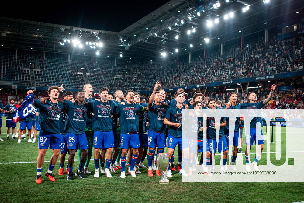 2026.08.12 Salzburg Pilka Nozna, Superpuchar UEFA 2026 PSG - Aston Villa N z pilkarze PSG po wygranym meczu randosc feta celebnracja, PSG players after the match win celebration Foto Mateusz Porzucek PressFocus 2026.08.12 Salzburg Football, UEFA Super Cup 2026 Paris Saint-Germain F.C. - Aston Villa PSG - Aston Villa pilkarze PSG po wygranym meczu randosc feta celebnracja, PSG players after the match win celebration Credit: Mateusz Porzucek PressFocus NEWSPIX.PL --- newspix.pl POLAND OUT!