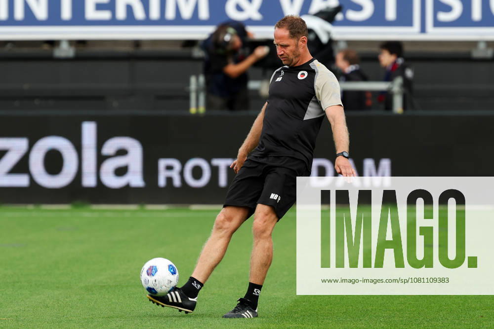 2026-08-15 Excelsior Rotterdam v PSV Eindhoven - Dutch Eredivisie ROTTERDAM, NETHERLANDS - AUGUST 15: Warming up of Assistant coach Michel Breuer of Excelsior Rotterdam during the Dutch Eredivisie match between Excelsior Rotterdam and PSV Eindhoven at Stadion Woudestein on August 15, 2026 in Rotterdam, Netherlands. Rotterdam Stadion Woudestein Netherlands Content not available for redistribution in The Netherlands directly or indirectly through any third parties.