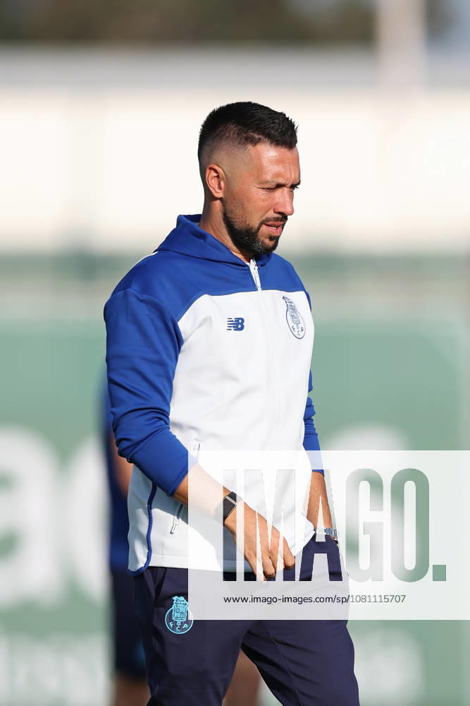 VILA DO CONDE, PORTUGAL - AUGUST 15: Francesco Farioli of FC Porto in action during the Liga Portugal Betclic 2026 27 match between Rio Ave and FC Porto at Estadio dos Arcos on August 15, 2026 in Vila do Conde, Portugal. Vila Do Conde Portugal - ZUMAe141 20260815_zsp_e141_002