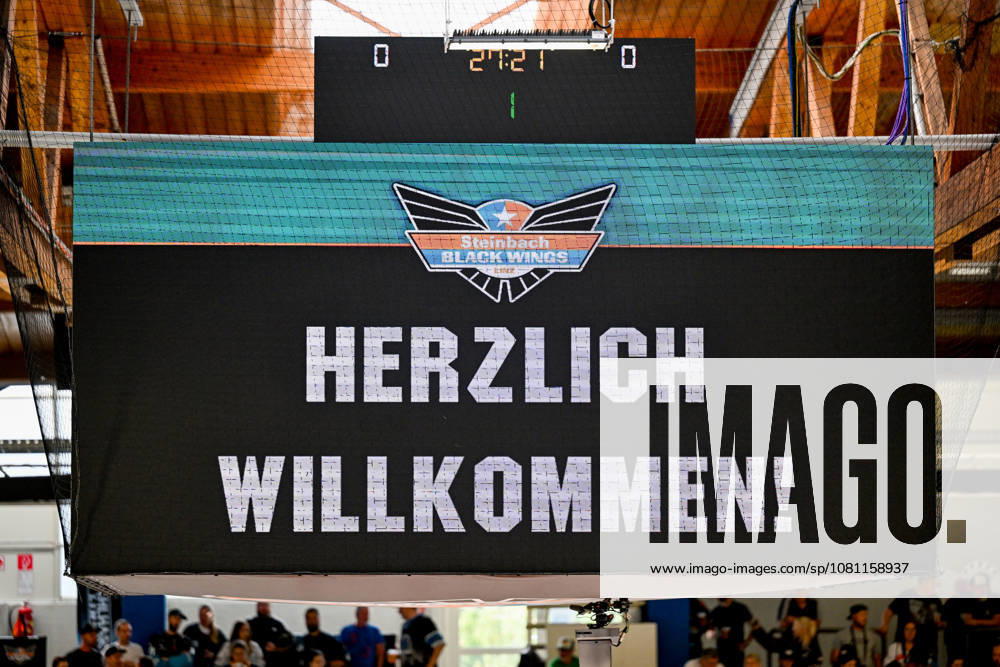 Linz Ice Arena, AUT, Ice Hockey Preseason Exhibition Game, Black Wings Linz (AUT) vs. EHC Red Bull Munich (GER); pictured is the video display showing Welcome to Linz, Upper Austria, Austria